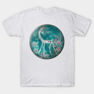 Round enamel brooch with retro hand-painted giraffe - vintage 1950s or 1960s art T-Shirt